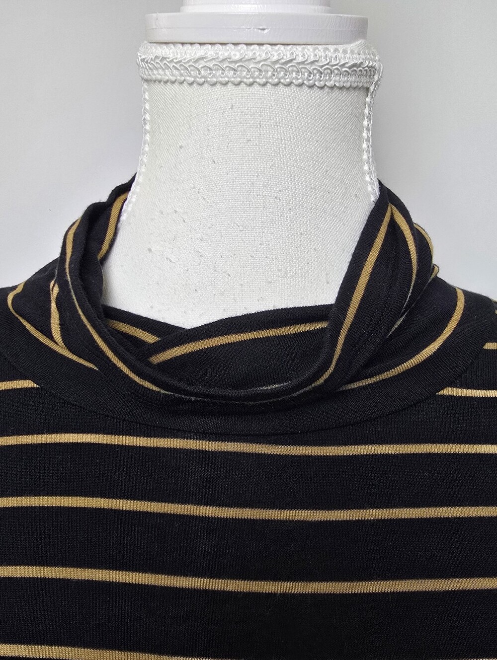 Cabi Mock Neck Black Brown Striped Cap Sleeve Blouse Top Size Large Officeware - Picture 4 of 6